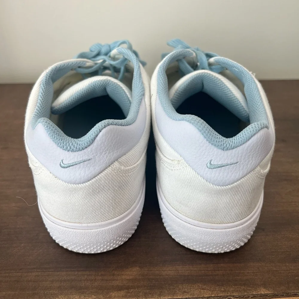 Nike White and Blue Sneakers Low-Top Casual - Picture 3 of 3
